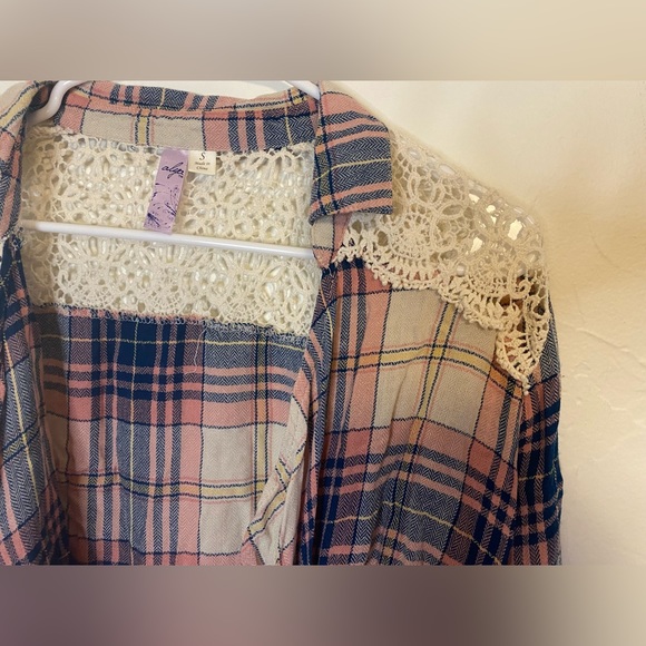 Floral plaid button down top with crochet details in small - Picture 6 of 12
